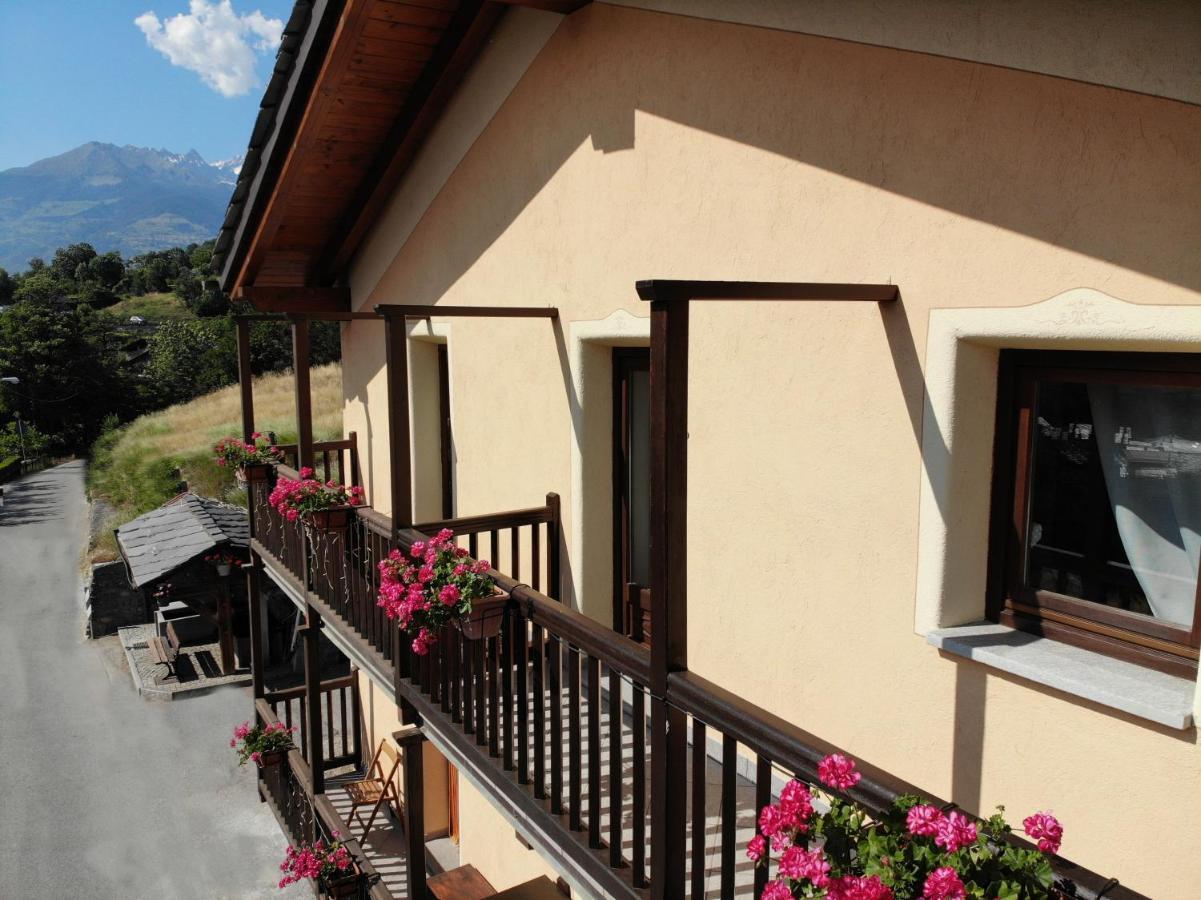 Apartamento Grenier Du Coeur Aosta Exterior foto